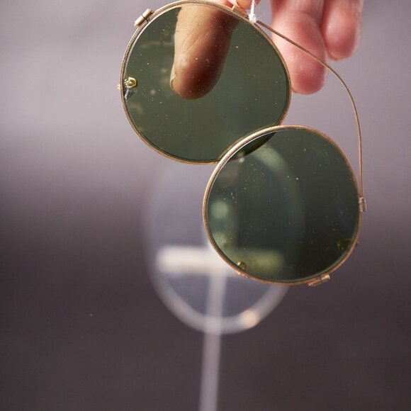 Vintage Clip On Tinted Gold Rim Sunglasses - Picture 4 of 6